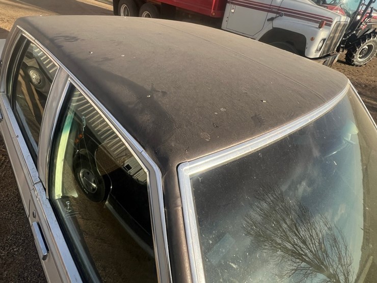 lot-13.-oldsmobile-delta-88-royale-car,-4-dr.,-196,050-mi,-307-v8,--4-speed-automatic-image-42