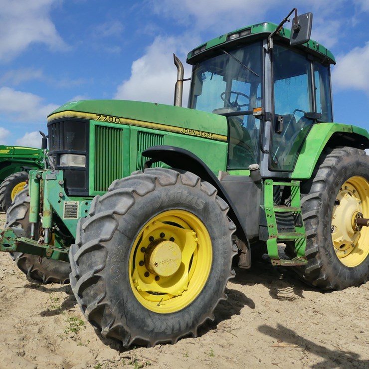 JOHN DEERE 7700