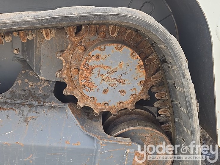 2023-takeuchi-tl12v2-image-22