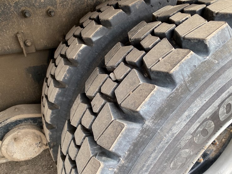 1999-mack-rd690s-image-30