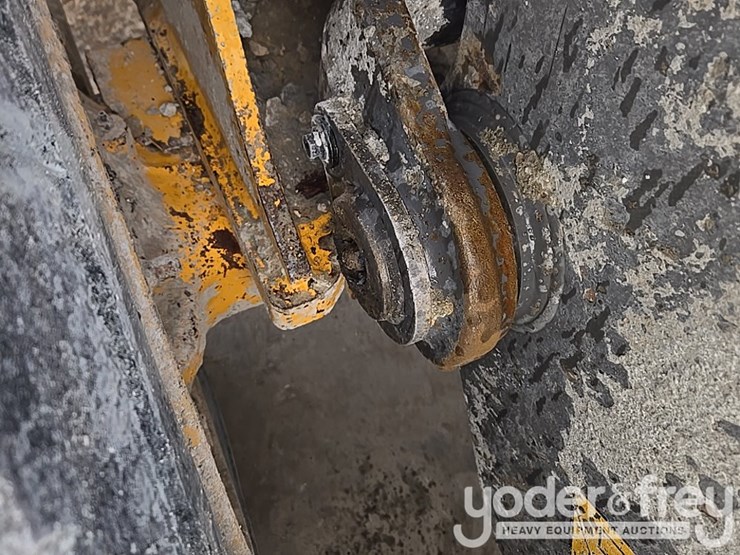 2014-volvo-l150h-image-36