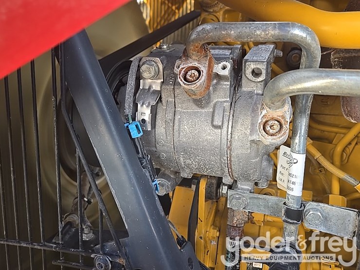 2018-deere-310sl-image-66