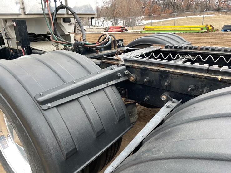 2019-kenworth-t880-image-31