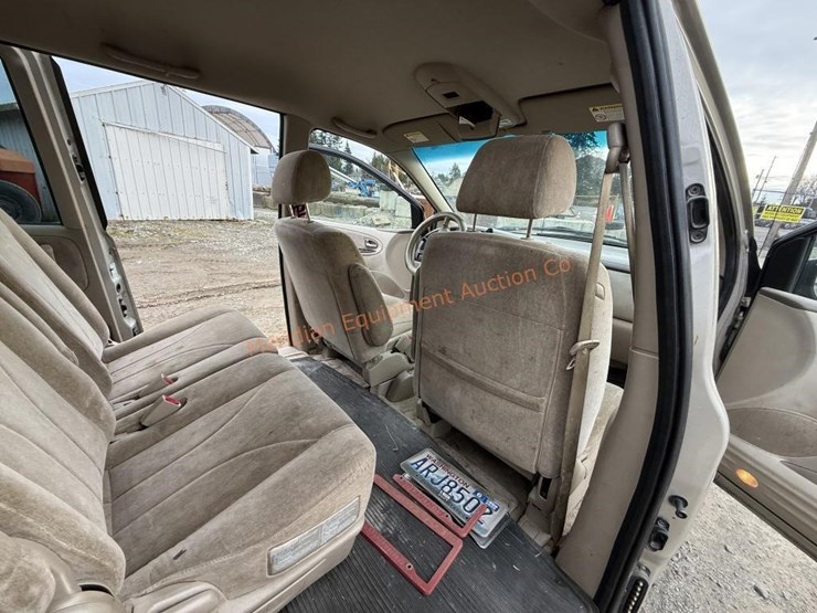 2000-mazda-mpv-image-13