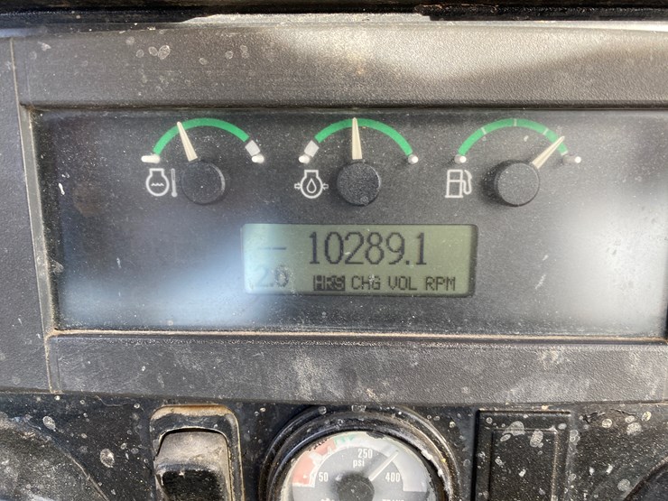 2004-deere-700h-lgp-image-38