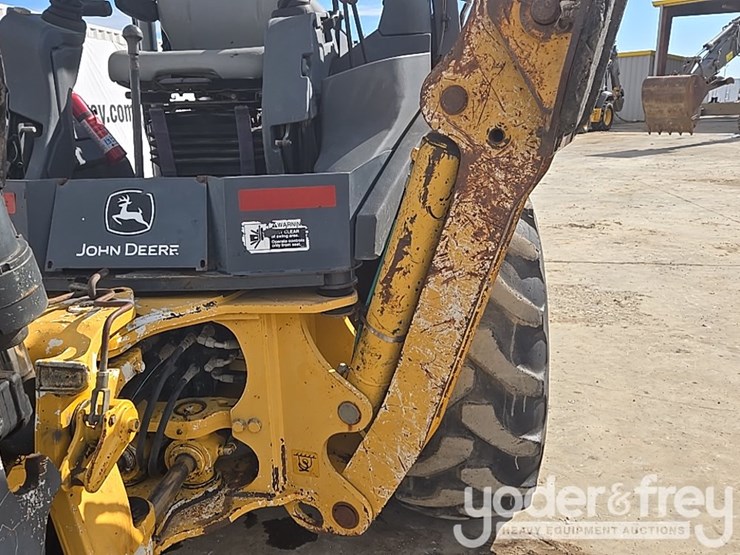 2010-deere-310sj-image-41
