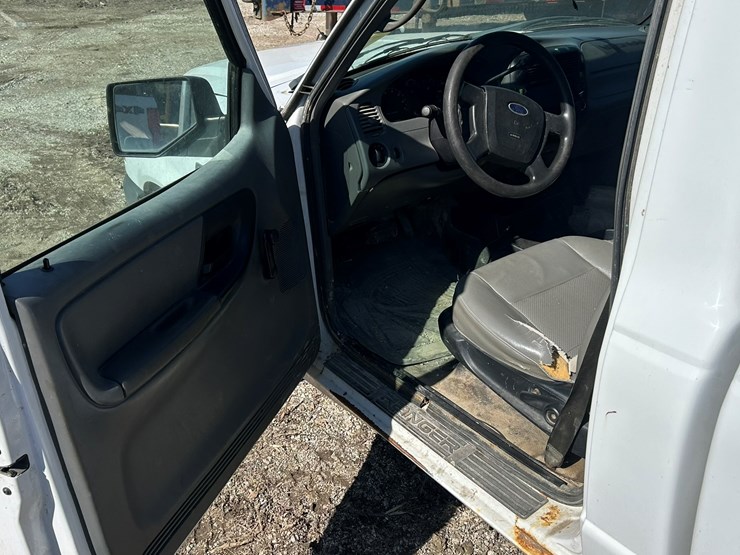 2011-ford-ranger-image-38