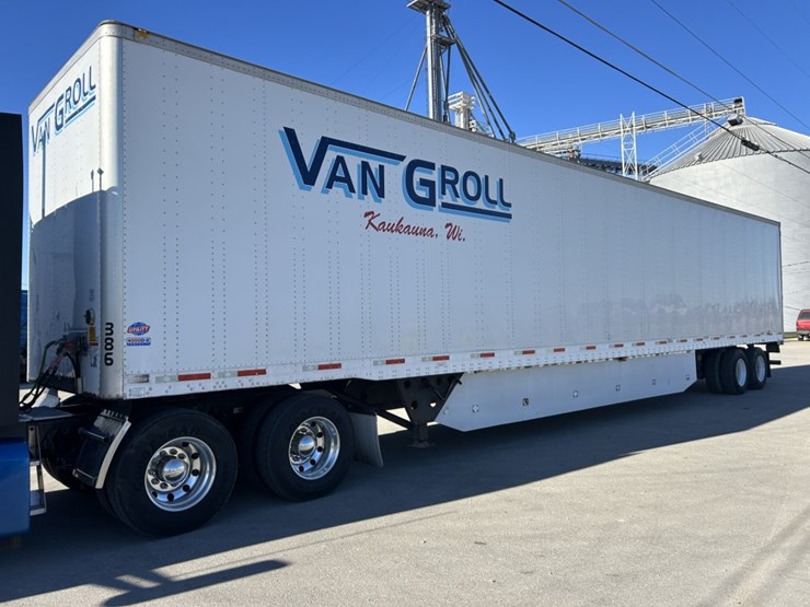 2014-utility-53'-image-1