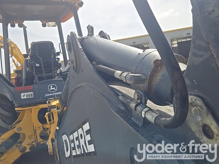 2014-deere-310k-ep-image-53