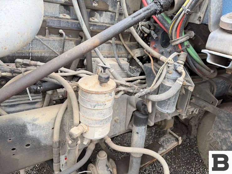 1993-freightliner-fld112-image-38