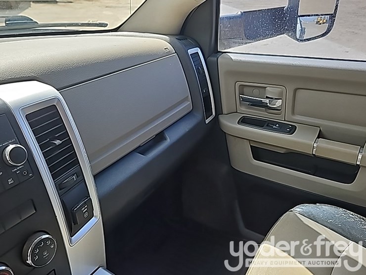 2010-dodge-ram-3500-image-47