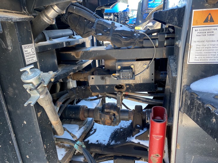 2012-new-holland-670-image-21