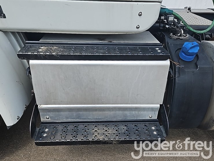 2017-international-8600-image-5