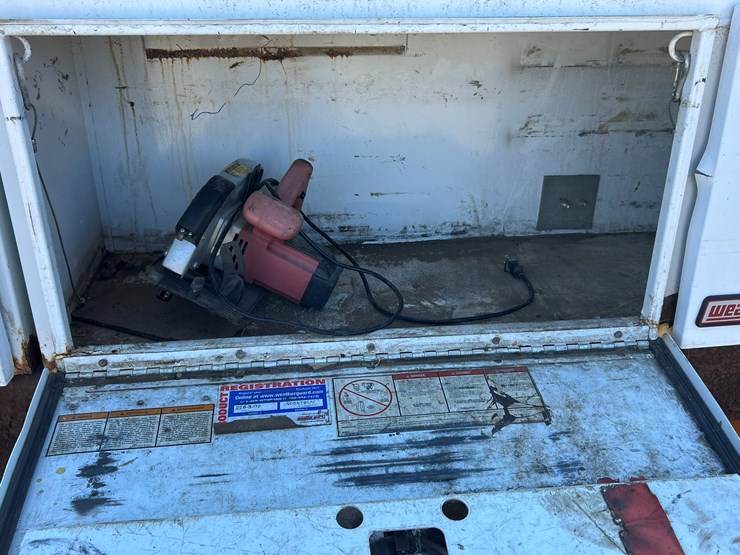 2005-ford-f550-image-26