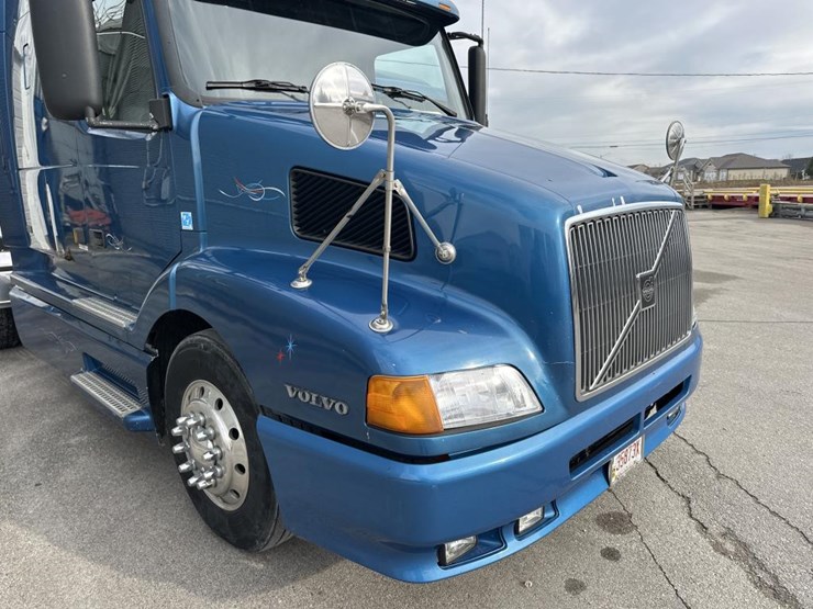 2001-volvo-10-image-22