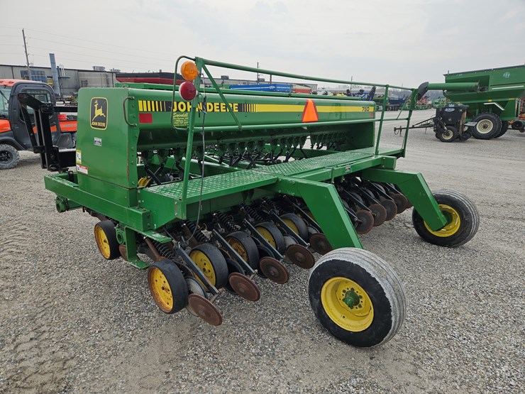 1990-john-deere-750-image-12