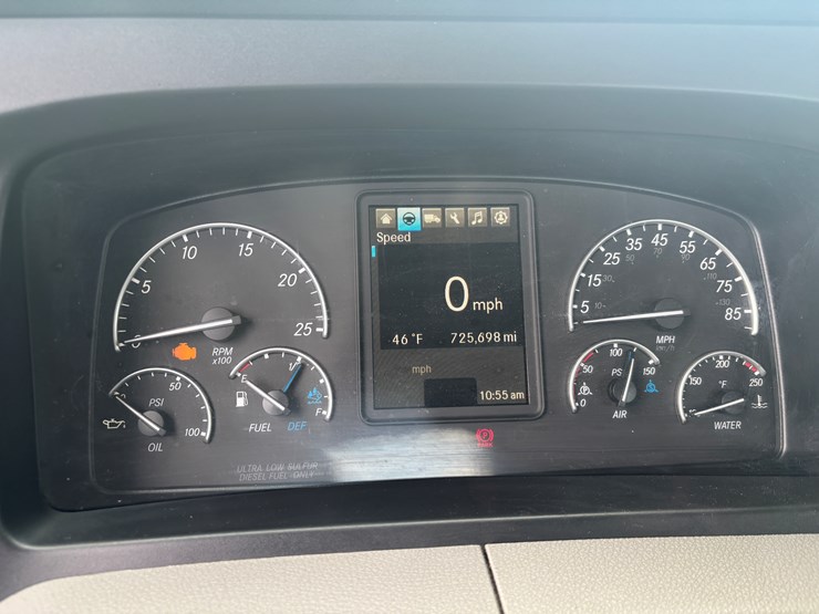 2018-freightliner-cascadia-126-image-41