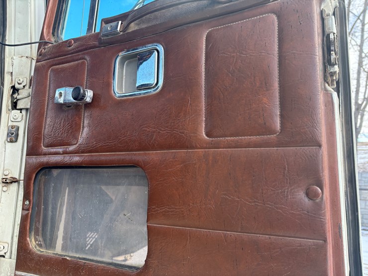 1989-cummins-855-image-44