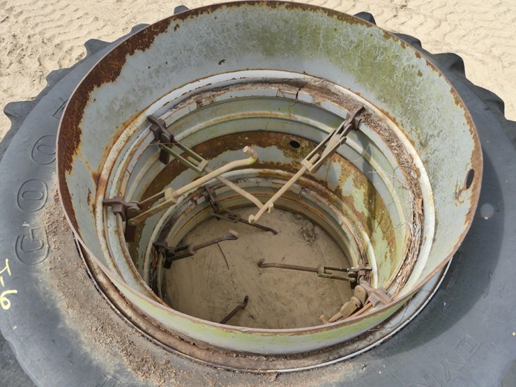 18.4-38-clamp-on-rear-duals-w/rims-image-3