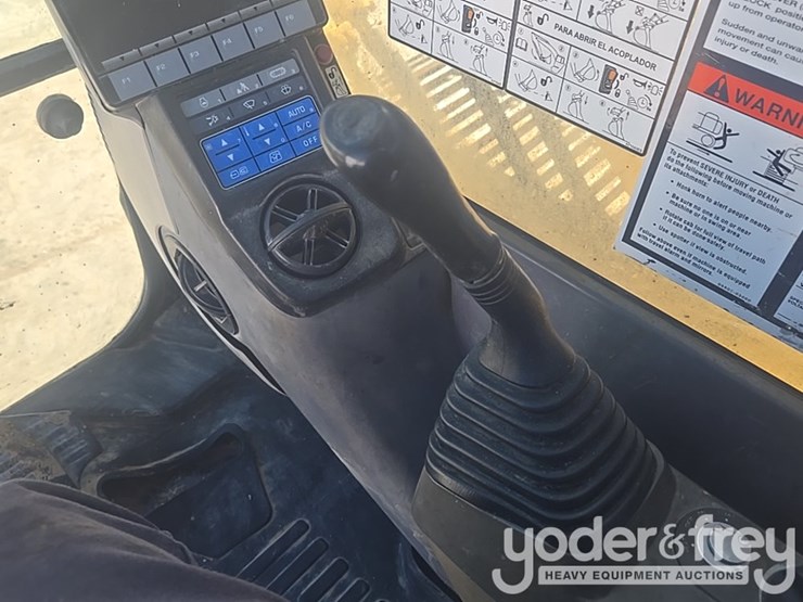 2013-komatsu-pc490-lc-10-image-71