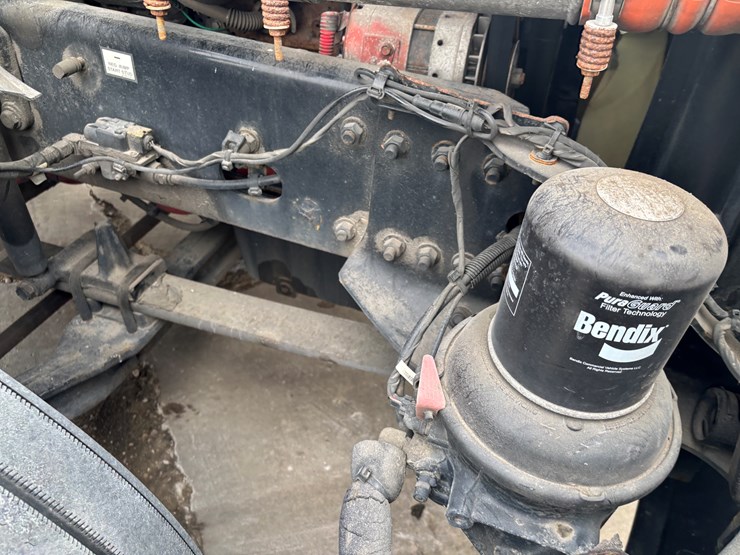 2018-freightliner-cascadia-126-image-62