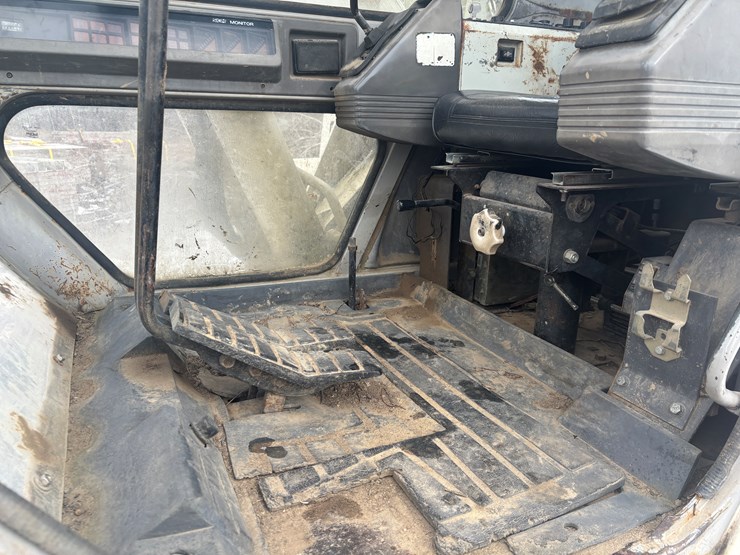 1993-link-belt-ls-2700c-image-41