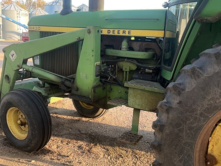 john-deere-4430-image-26