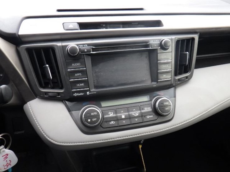 2014-toyota-rav4-image-12