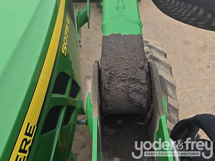 2020-john-deere-5075e-image-24