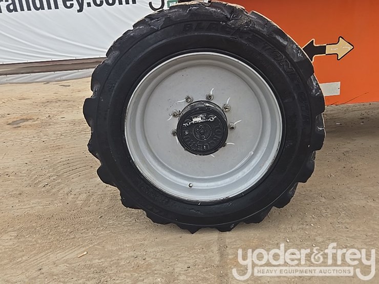 2015-jlg-600s-image-16