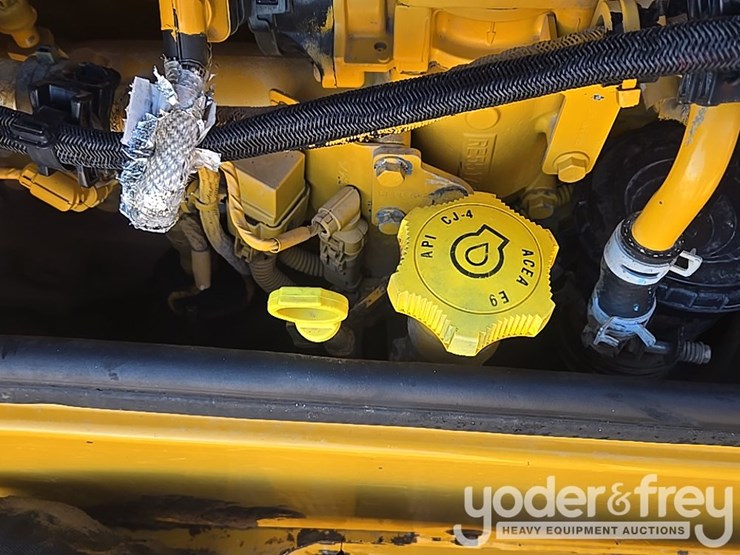 2018-deere-700k-image-57