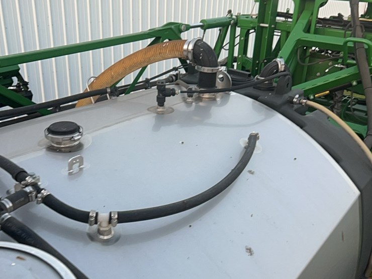 2014-john-deere-r4030-image-54