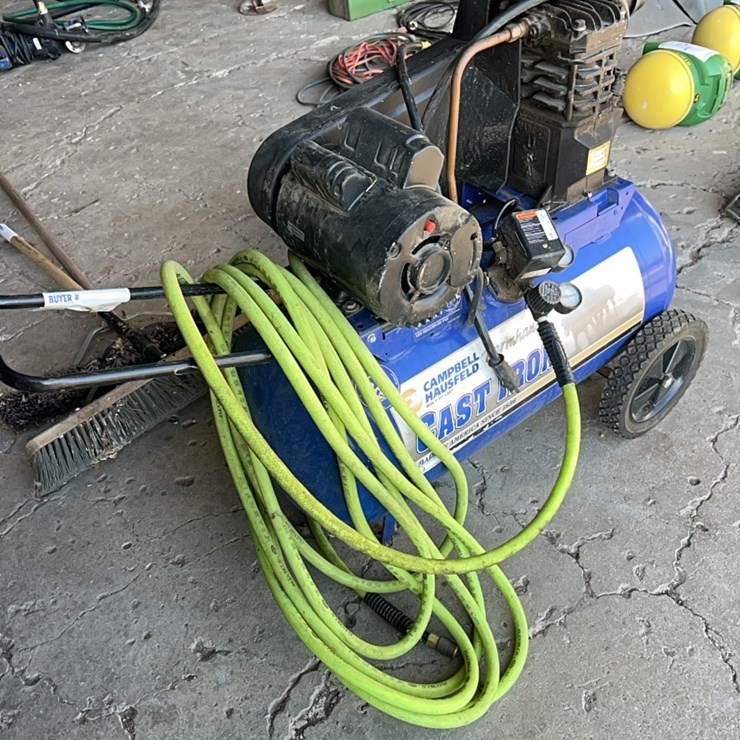 Campbell Hausfeld air compressor, works great
