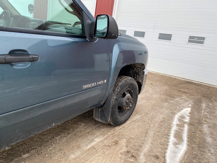 2007-chevrolet-3500hd-image-30