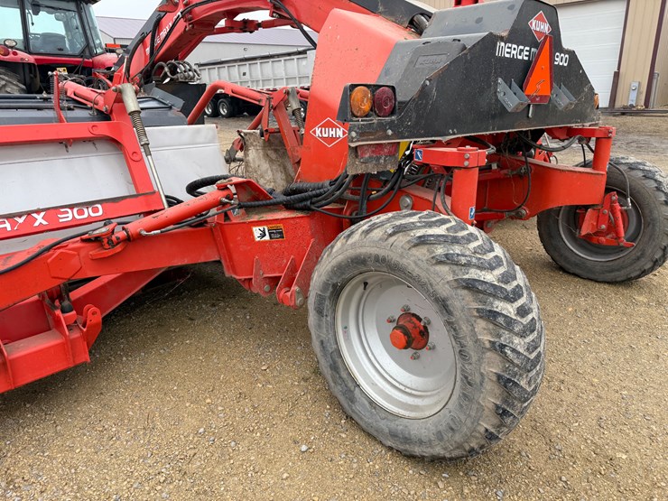 2011-kuhn-merge-maxx-900-image-13