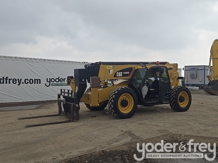 2018-caterpillar-tl1055d-image-1