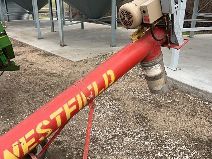 westfield-jump-auger,-has-5-hp-single-phase-220-electric-motor-image-14