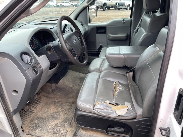 2005-ford-f150-xl-image-16