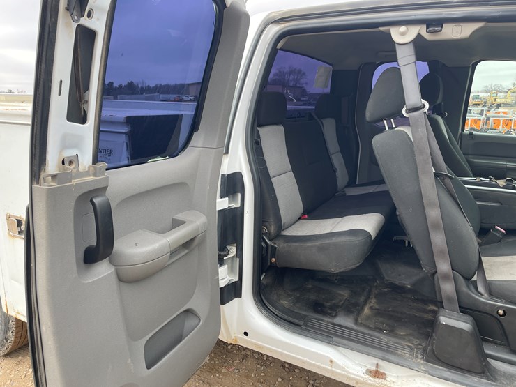 2008-gmc-3500-image-53