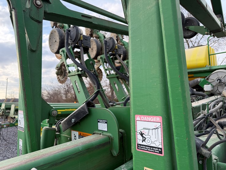 john-deere-1790-image-73