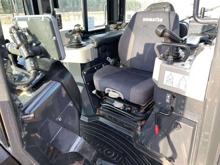 2022-komatsu-d51pxi-image-22