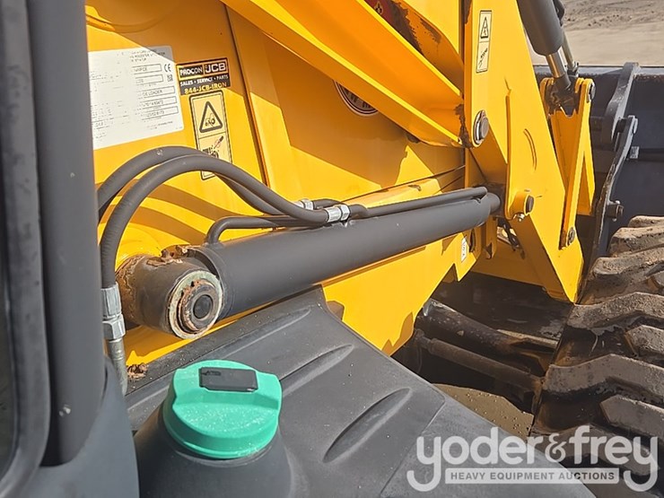 2017-jcb-3cx-image-41