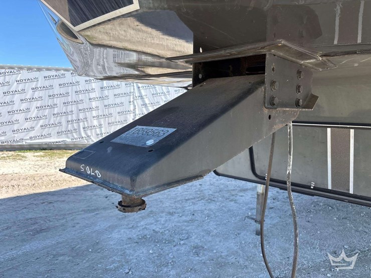 2014-crossroads-rv-elevation-t/a-5th-wheel-toy-hauler-travel-trailer-image-41