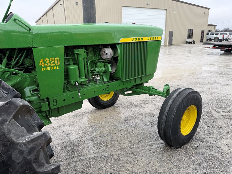 1972-john-deere-4320-image-16