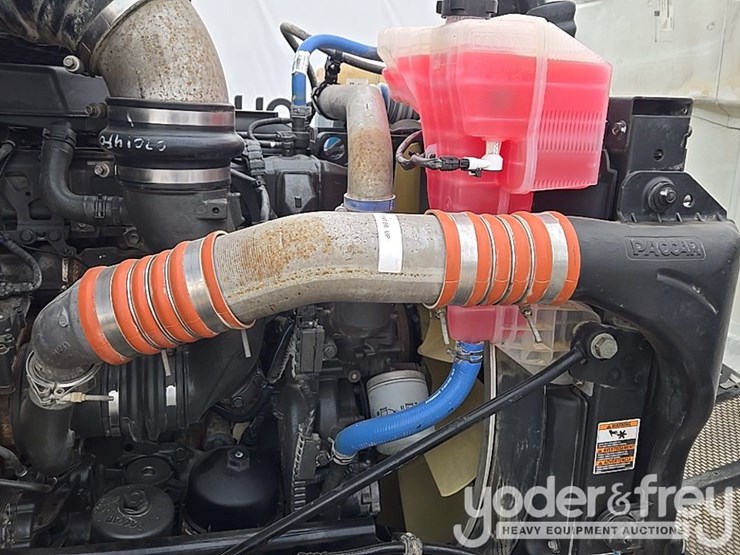 2019-peterbilt-579-image-52