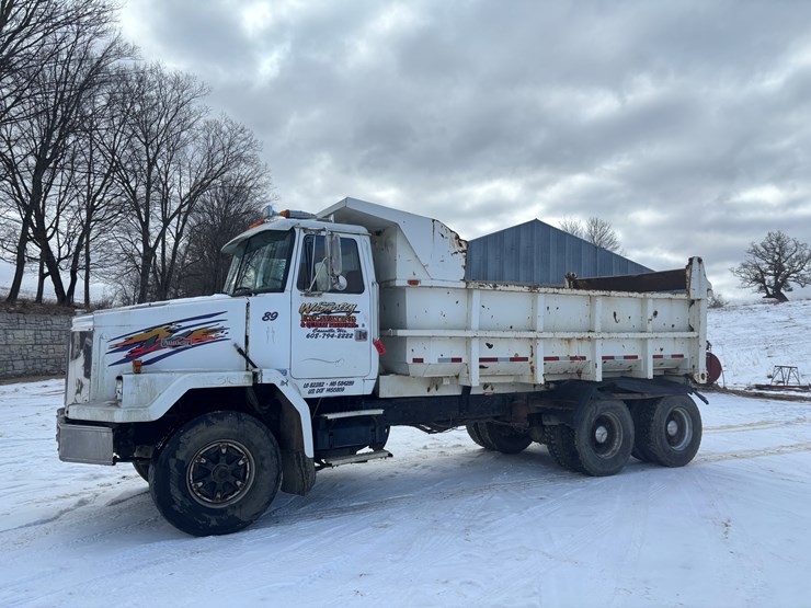 1989-cummins-855-image-1