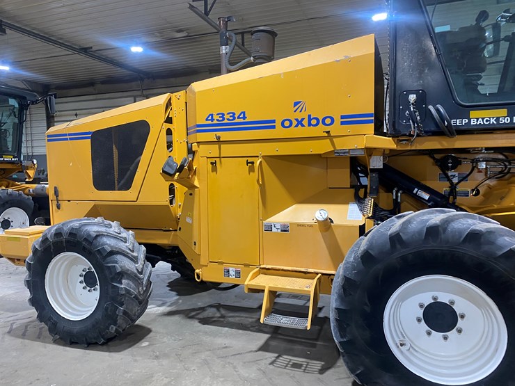 #135-•-2013-oxbo-4334-self-propelled-merger-(reedsville,-wi)-image-23