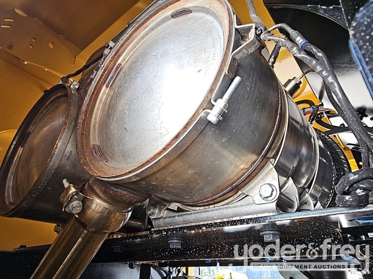 2026-caterpillar-930-image-31