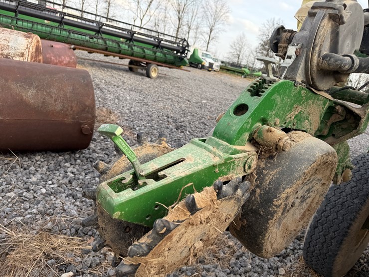 john-deere-1790-image-39