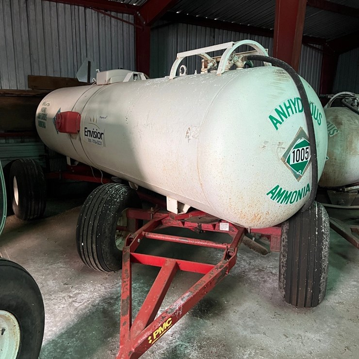 Lot 47. 1,400 gallon NH3 tank